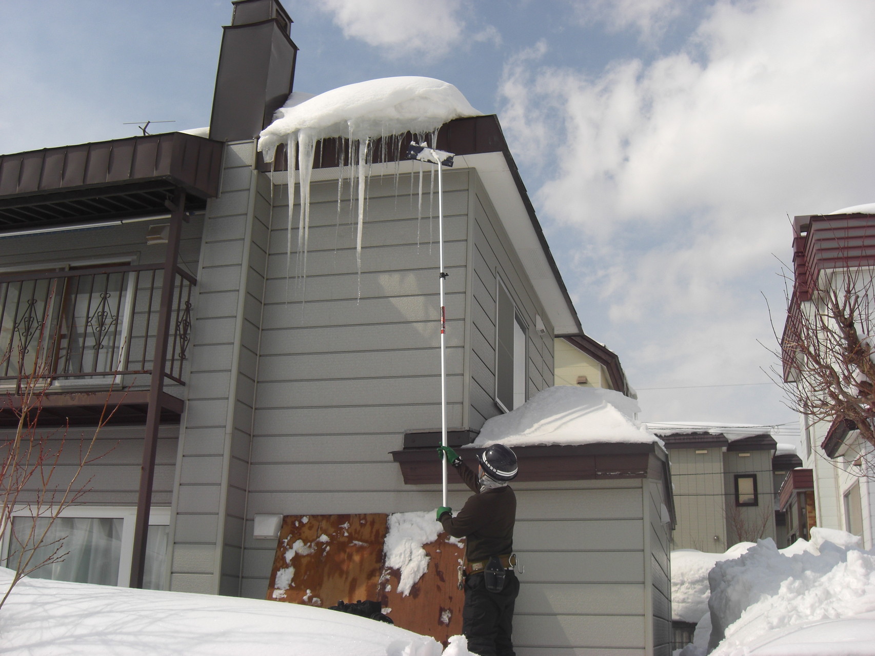 北伸塗装 屋根雪下ろし